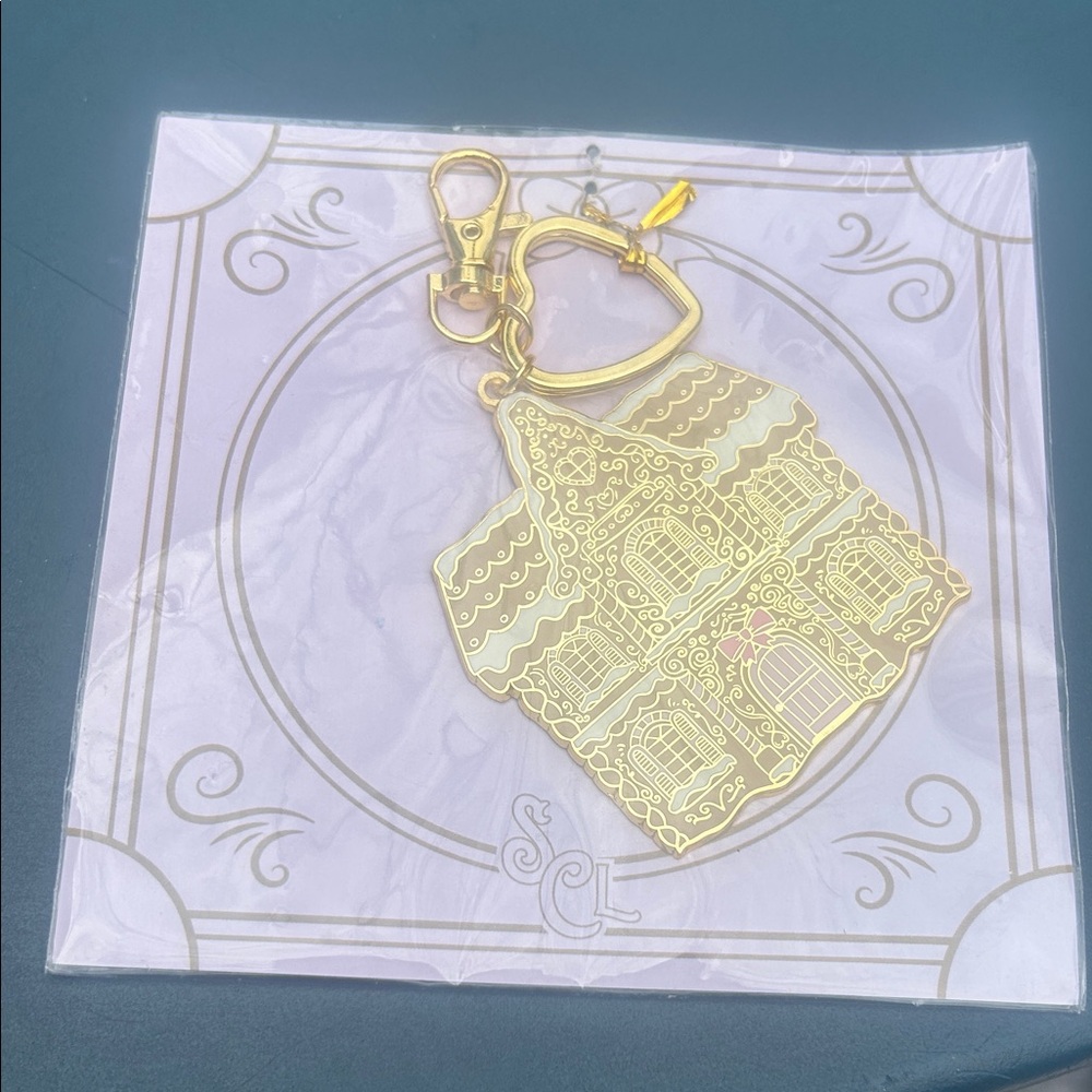 Stoney Clover Lane Gold Gingerbread House Key & Card Holder Charm